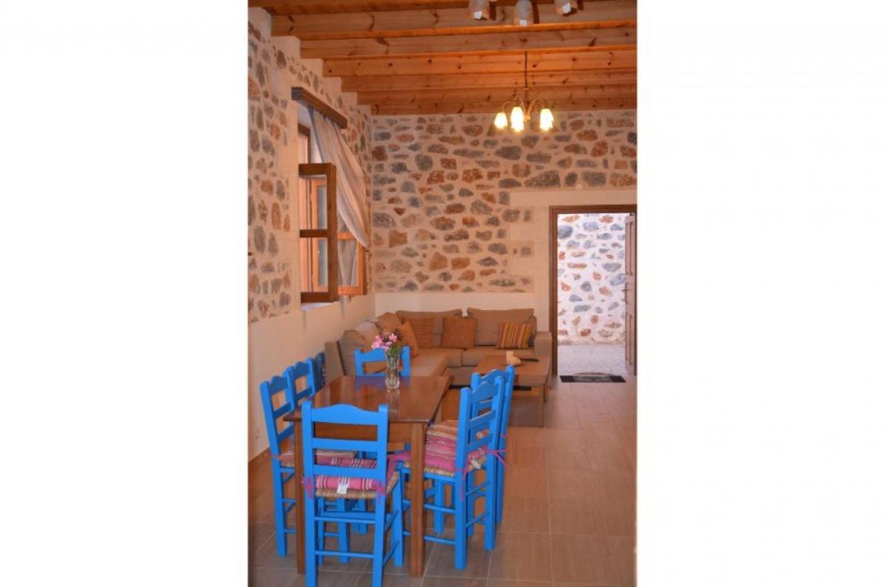 Stone Villa I In Petres Petres  Bagian luar foto