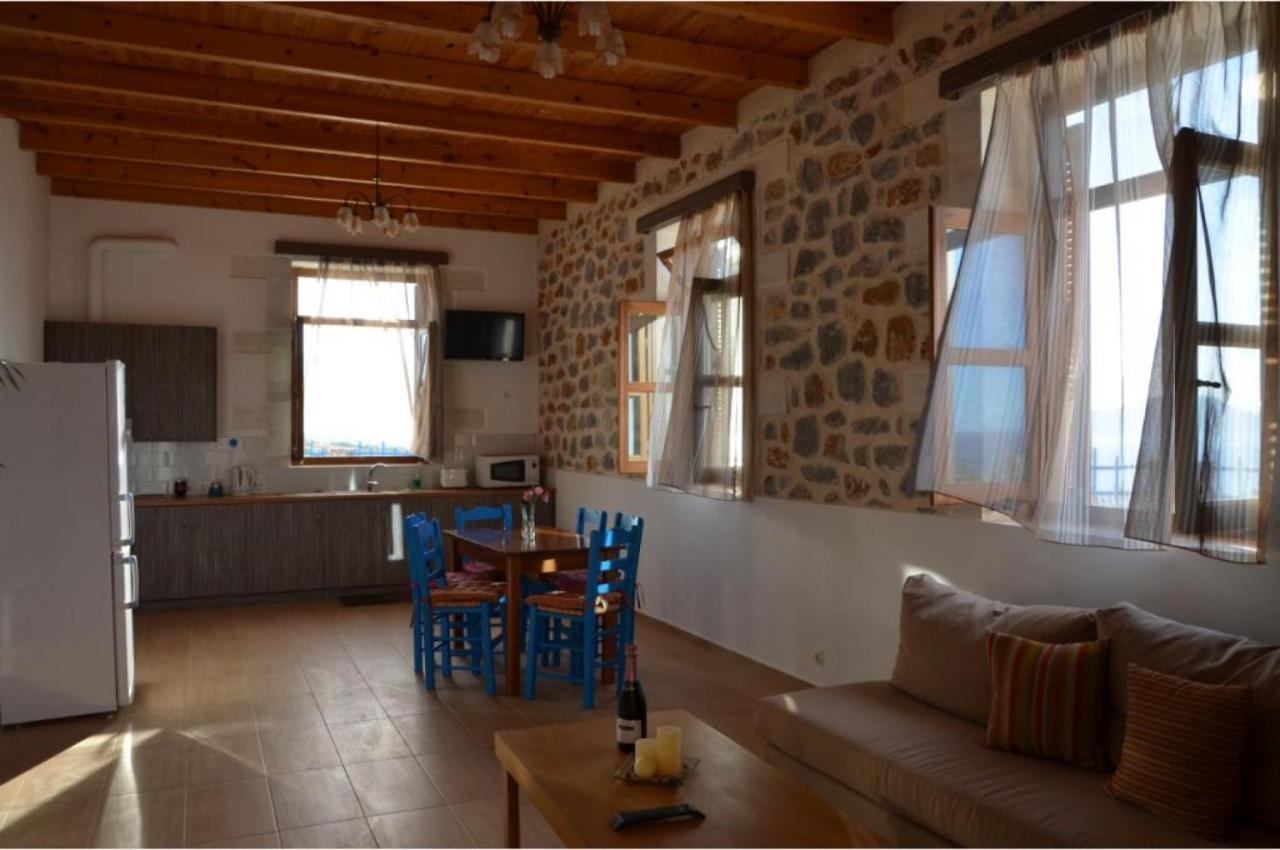 Stone Villa I In Petres Petres  Bagian luar foto